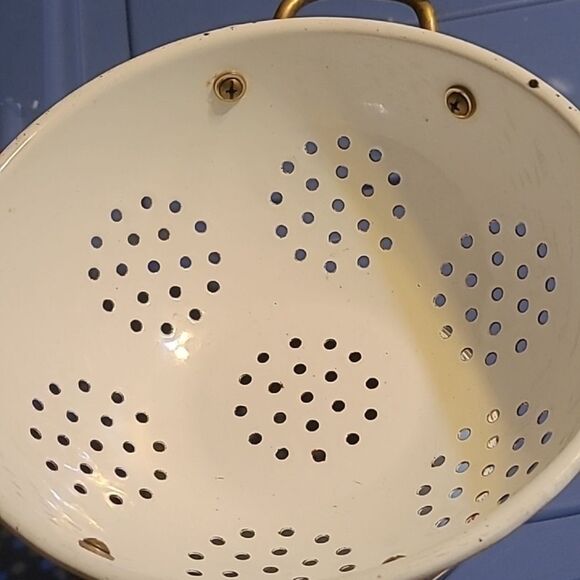 Kamenstein Floral Enanamel Colander with Gold Handles - Picture 5 of 16